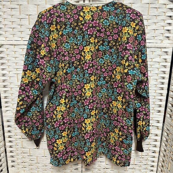 Tafford Long sleeve scrub top size xs brown floral euc. Pockets, snap front - Picture 3 of 8
